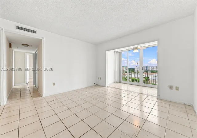 Photo 3 of Condo for sale at 3850 Washington St #808, Hollywood, FL 33021 | MLS# A12085889 | Listing updated on 2026-09-11