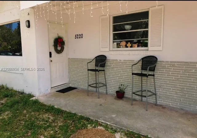 Photo 3 of Single family home for sale at 5220 SW 57th Street, Davie, FL 33314 | MLS# A12086934 | Listing updated on 2026-09-12