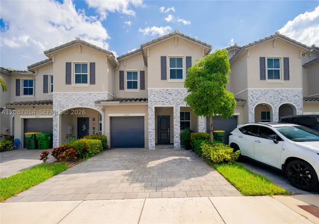 Photo 2 of Townhouse for sale at 1231 Se 27th Terrace, Homestead, FL 33035 | MLS# A12087014 | Listing updated on 2026-09-11