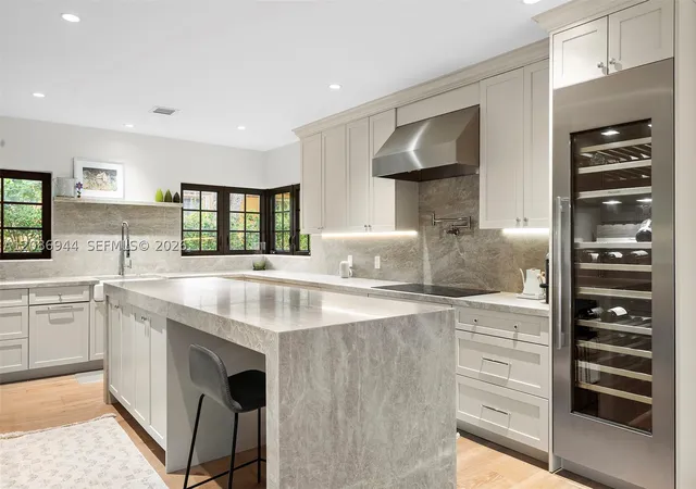 Photo 3 of Sale Pending at 6609 Maynada St, Coral Gables, FL 33146 | MLS# A12086944 | Listing updated on 2026-09-10