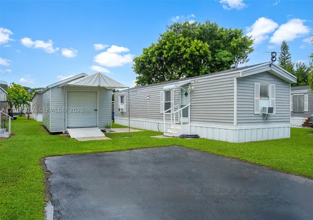 Photo 1 of Manufactured home for sale at 34850 Sw 187th Ave Lot#150, Homestead, FL 33034 | MLS# A12084987 | Listing updated on 2026-09-18