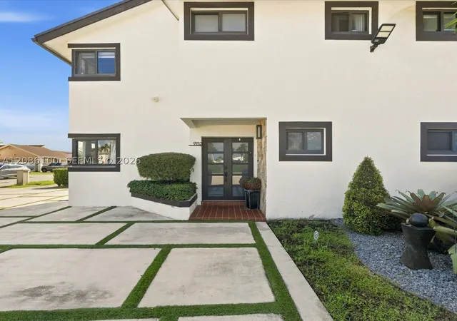 Photo 2 of Single family home for sale at 9152 SW 6th Street, Miami, FL 33174 | MLS# A12086100 | Listing updated on 2026-09-26