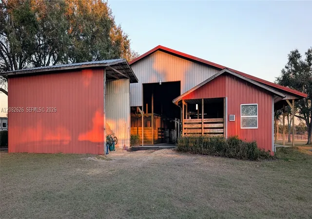Photo 3 of Manufactured home for sale at 18800 Se 47th Place, Ocala, FL 32668 | MLS# A12082626 | Listing updated on 2026-09-11