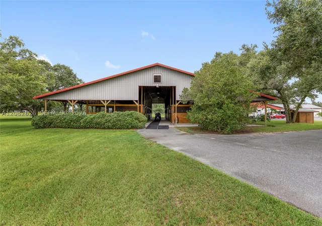 Photo 3 of Manufactured home for sale at 18800 SE 47th Place, Ocala, FL 32668 | MLS# A12082626 | Listing updated on 2026-09-11