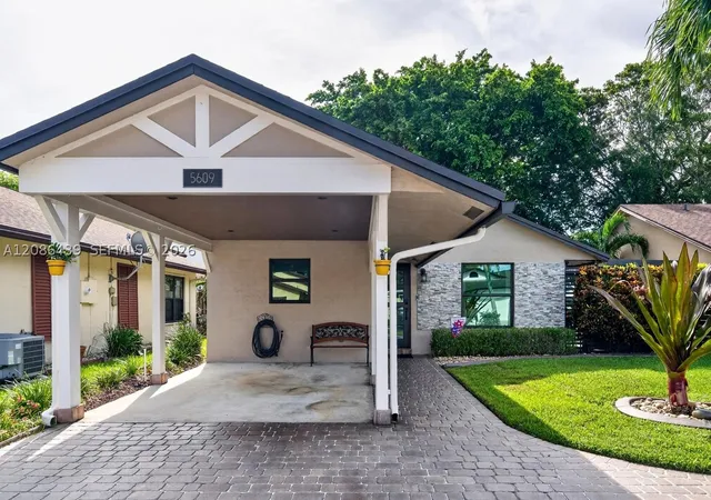 Photo 1 of Single family home for sale at 5609 Sw 97th Terrace, Cooper City, FL 33328 | MLS# A12086439 | Listing updated on 2026-09-11