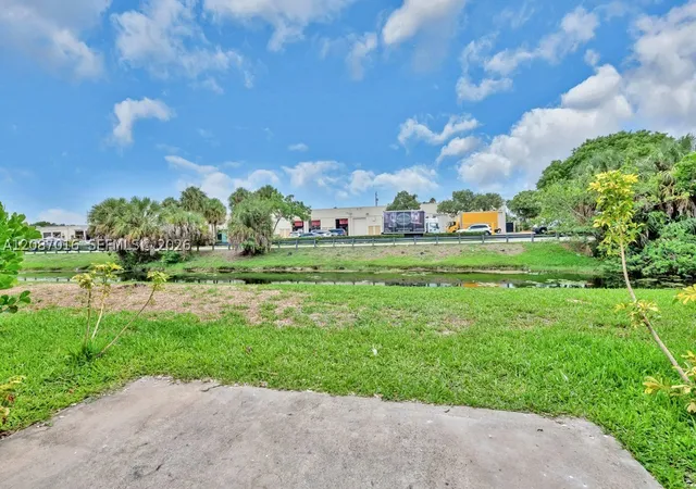 Photo 4 of Sale Pending at 10667 NW 45th Street #10667, Coral Springs, FL 33065 | MLS# A12087016 | Listing updated on 2026-09-28