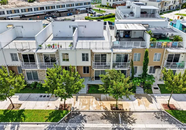 Photo 3 of Townhouse for sale at 25836 Sw 139th Path, Homestead, FL 33032 | MLS# A12087152 | Listing updated on 2026-09-13