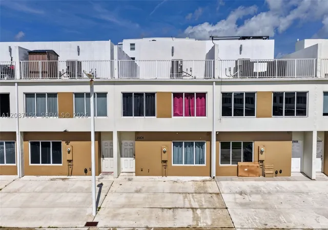 Photo 3 of Townhouse for sale at 25836 SW 139th Path, Homestead, FL 33032 | MLS# A12087152 | Listing updated on 2026-09-13