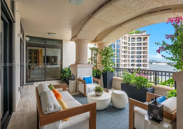 Listing Photo 5 - Condo for sale in building located at 7052 Fisher Island Dr, Fisher Island, FL 33109 - Unit #7052