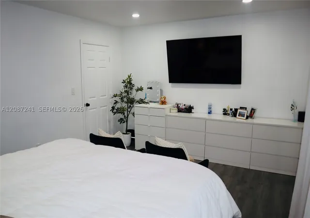 Photo 3 of Single family home for sale at 14643 Sw 104th Avenue, Miami, FL 33176 | MLS# A12087241 | Listing updated on 2026-09-11