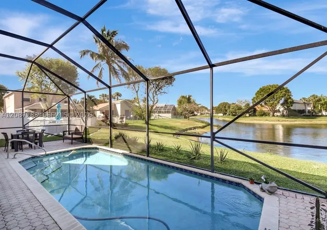 Photo 2 of Single family home for sale at 7647 Rockport Cir, Lake Worth, FL 33467 | MLS# A12087283 | Listing updated on 2026-09-13