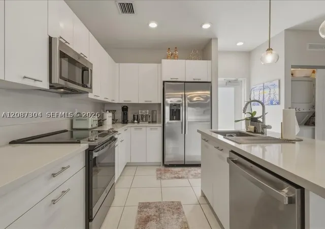 Photo 4 of Condo for sale at 8201 NW 41st Street #D-205, Doral, FL 33166 | MLS# A12087304 | Listing updated on 2026-09-11