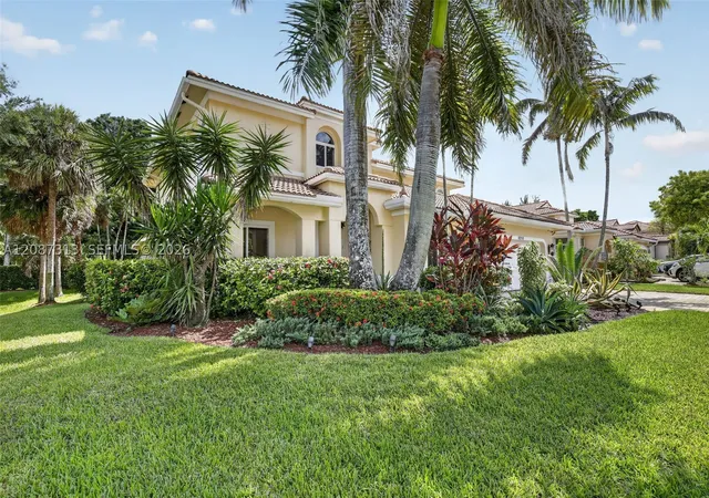 Photo 2 of Single family home for sale at 8210 Phoenician Ct, Davie, FL 33328 | MLS# A12087313 | Listing updated on 2026-09-15