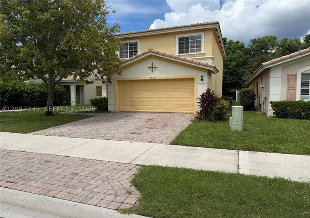 Photo 2 of Single family home for sale at 4550 Se Graham Dr, Stuart, FL 34997 | MLS# A12087345 | Listing updated on 2026-09-12