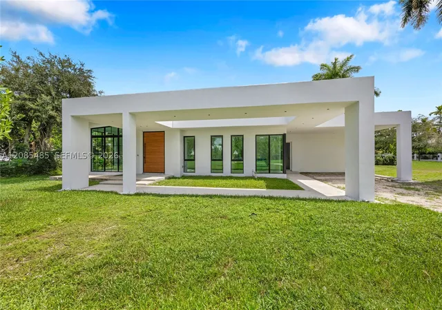 Photo 2 of Single family home for sale at 7885 Sw 117th Street, Pinecrest, FL 33156 | MLS# A12085485 | Listing updated on 2026-10-06