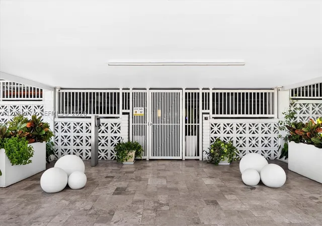 Photo 3 of Condo for sale at 401 Ocean Dr #518, Miami Beach, FL 33139 | MLS# A12086074 | Listing updated on 2026-09-12