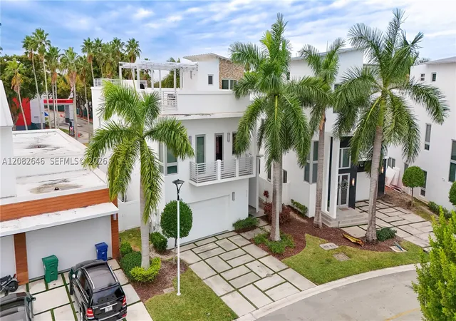 Photo 3 of Single family home for sale at 8340 Nw 33 Terrace, Doral, FL 33122 | MLS# A12082646 | Listing updated on 2026-09-11
