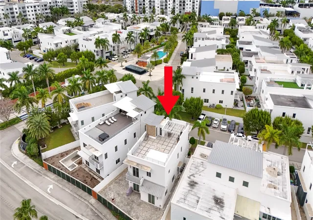 Photo 4 of Single family home for sale at 8340 NW 33 Terrace, Doral, FL 33122 | MLS# A12082646 | Listing updated on 2026-09-11