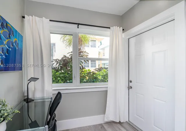 Listing Photo 5 - Condo for sale in building located at 726 8th St, Miami Beach, FL 33139