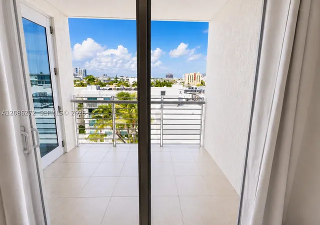 Photo 4 of Condo for sale at 110 Washington Ave #1802, Miami Beach, FL 33139 | MLS# A12086272 | Listing updated on 2026-09-11