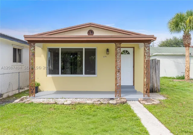 Photo 1 of Single family home for sale at 619 N D St, Lake Worth, FL 33460 | MLS# A12087404 | Listing updated on 2026-09-16