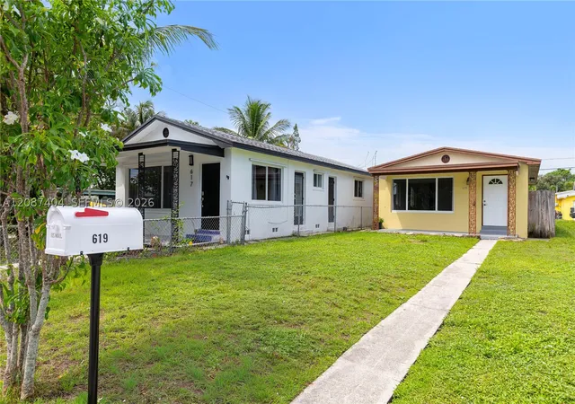 Photo 3 of Single family home for sale at 619 N D St, Lake Worth, FL 33460 | MLS# A12087404 | Listing updated on 2026-09-16