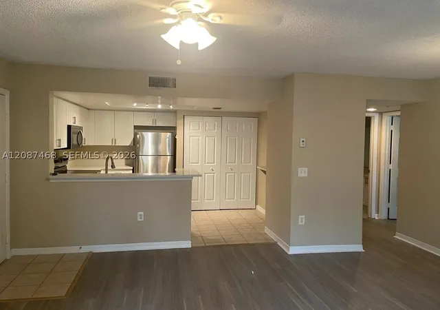 Listing Photo 4 - Condo for sale in building located at 4195 N Haverhill Rd, West Palm Beach, FL 33417 - Unit #318