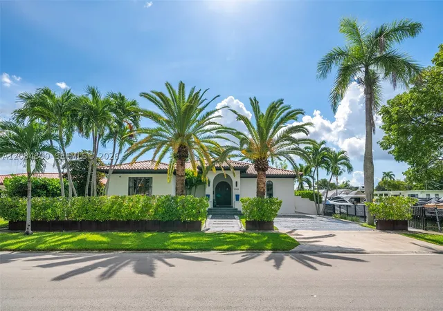 Photo 3 of Single family home for sale at 12905 Ixora Rd, North Miami, FL 33181 | MLS# A12084800 | Listing updated on 2026-09-19