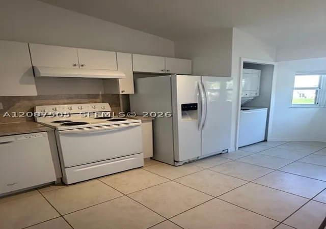 Photo 3 of Condo for sale at 1271 Se 28th Court #203, Homestead, FL 33035 | MLS# A12087505 | Listing updated on 2026-09-12