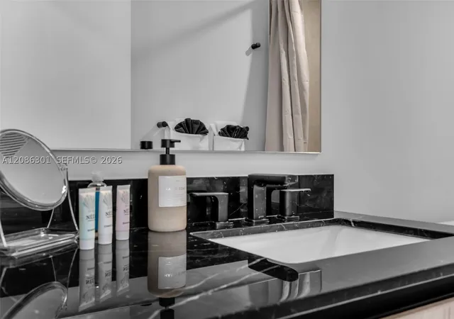 225 N Miami Ave #3501