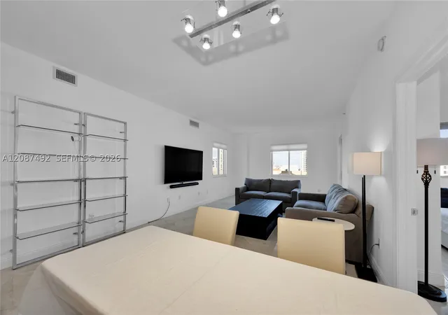 Photo 4 of Condo for sale at 10 Aragon Ave #810, Coral Gables, FL 33134 | MLS# A12087492 | Listing updated on 2026-09-12
