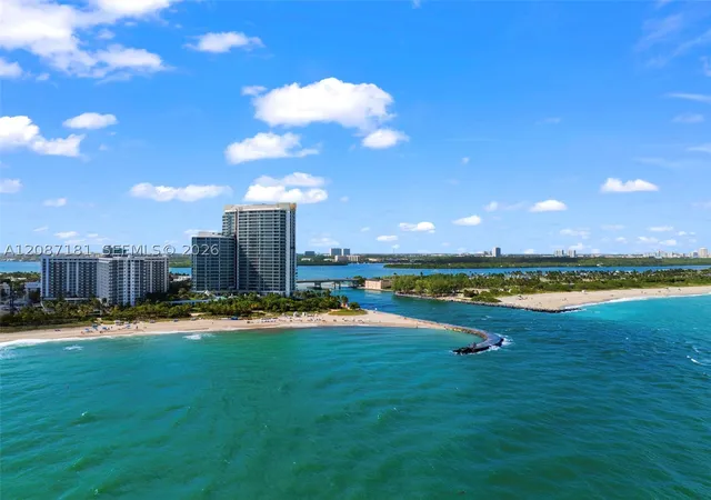 Listing Photo 2 - Condo for sale in building located at 10275 Collins Ave, Bal Harbour, FL 33154 - Unit #1511
