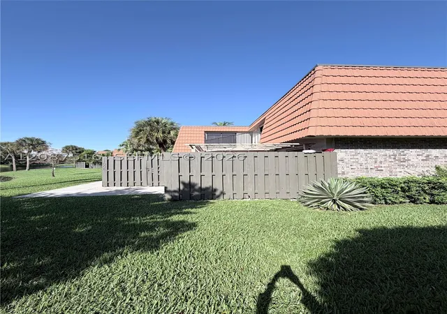 Photo 2 of Townhouse for sale at 11006 N Harmony Lake Cir, Davie, FL 33324 | MLS# A12087516 | Listing updated on 2026-09-14