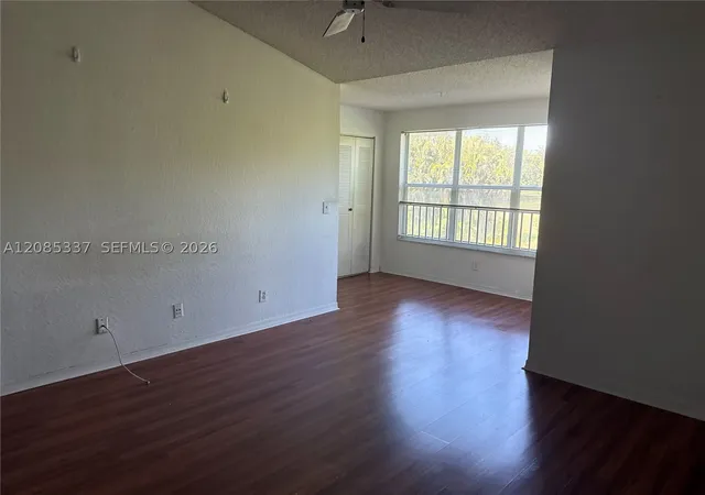 Listing Photo 4 - Condo for sale in building located at 437 Vis Isles Dr, Sunrise, FL 33325 - Unit #2223