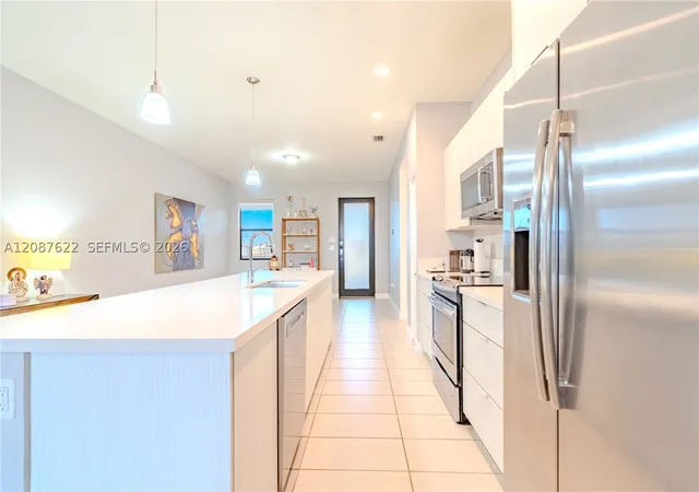 Photo 4 of Condo for sale at 7809 NW 104th Avenue #31, Doral, FL 33178 | MLS# A12087622 | Listing updated on 2026-09-12