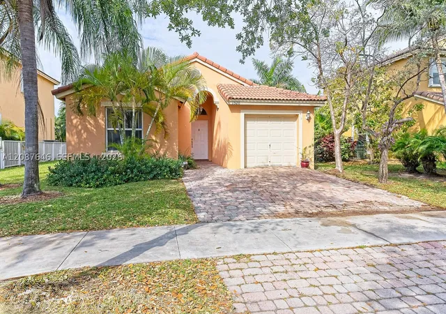 Photo 1 of Single family home for sale at 1520 Se 17th Avenue, Homestead, FL 33035 | MLS# A12087646 | Listing updated on 2026-09-13