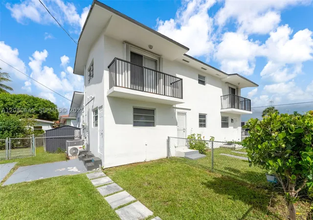 Photo 2 of Multi family home for sale at 3200 Sw 88th Place, Miami, FL 33165 | MLS# A12080645 | Listing updated on 2026-09-12