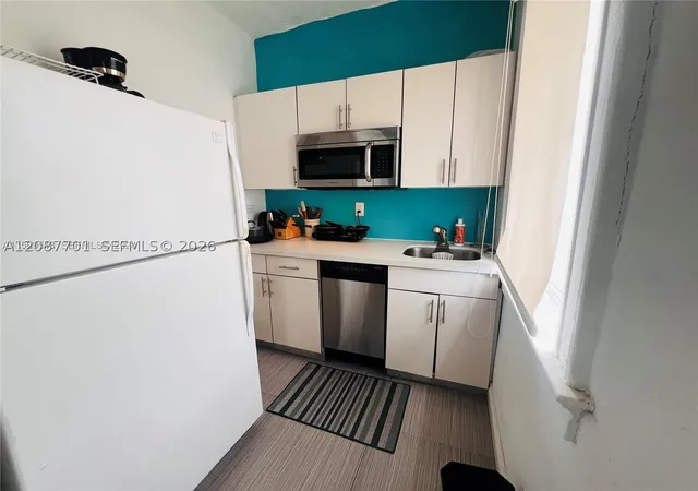 Listing Photo 5 - Condo for sale in building located at 1611 Michigan Ave, Miami Beach, FL 33139 - Unit #24