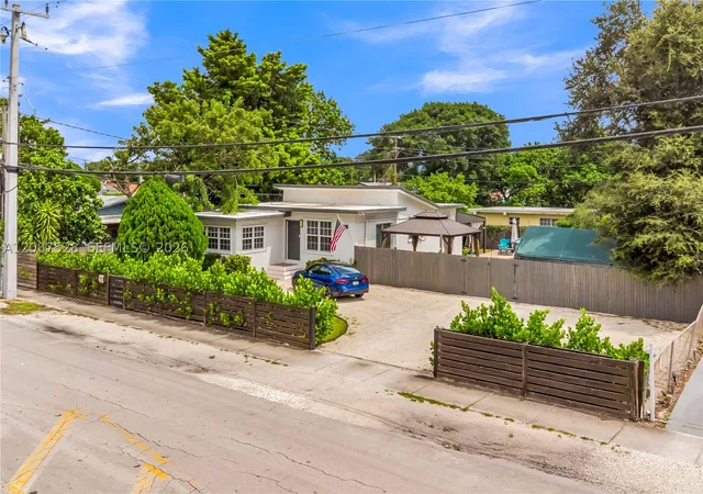 Photo 4 of Single family home for sale at 11831 NW 5th Avenue, Miami, FL 33168 | MLS# A12087528 | Listing updated on 2026-09-12