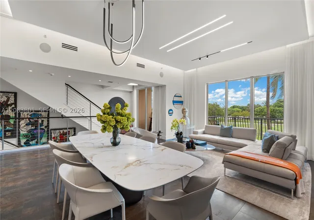 Listing Photo 5 - Condo for sale in building located at 3501 N Ocean Dr, Hollywood, FL 33019 - Unit #V5