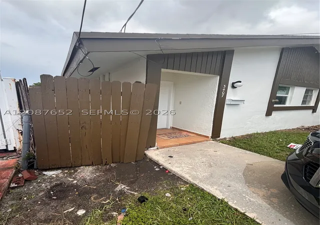 Listing Photo 3 - Condo for sale in building located at 3405 SW 24th St, Miami, FL 33145