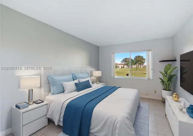 Listing Photo 4 - Condo for sale in building located at 9761 Sunrise Lakes Blvd, Sunrise, FL 33322 - Unit #107