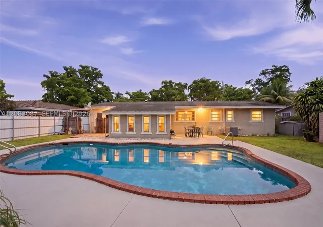 Photo 3 of Sale Pending at 4750 Nw 1st Street, Plantation, FL 33317 | MLS# A12083087 | Listing updated on 2026-10-06