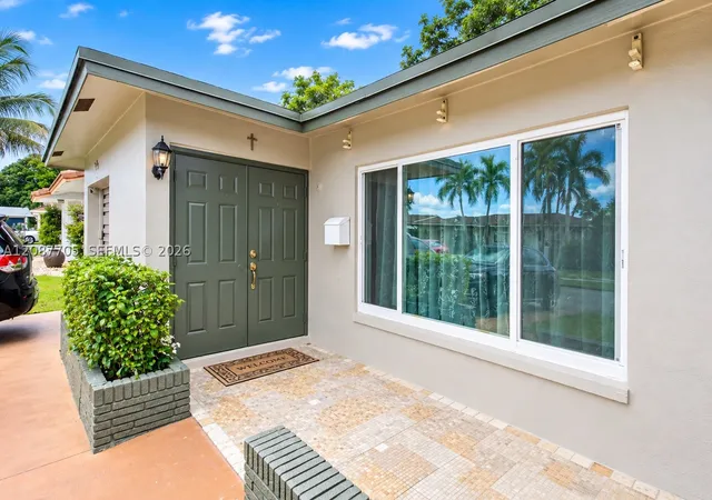 Photo 3 of Single family home for sale at 7303 Nw 59th Street, Tamarac, FL 33321 | MLS# A12087705 | Listing updated on 2026-09-12