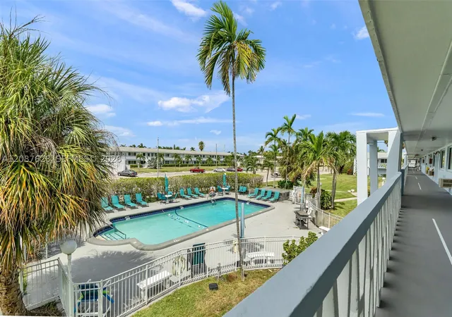 Photo 4 of House for sale at 900 Atlantic Shrs Blvd #219, Hallandale Beach, FL 33009 | MLS# A12087628 | Listing updated on 2026-09-12