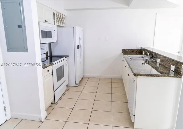 Photo 2 of Condo for sale at 1 Glen Royal Pkwy #809, Miami, FL 33125 | MLS# A12087847 | Listing updated on 2026-09-28