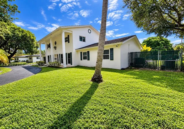 Photo 3 of Single family home for sale at 580 Nw 66th Avenue, Plantation, FL 33317 | MLS# A12087104 | Listing updated on 2026-09-16