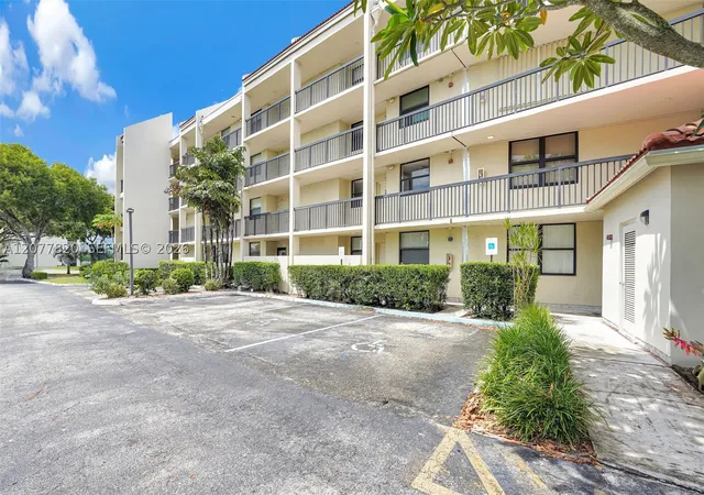 Photo 2 of Condo for sale at 117 Lake Emerald Dr #204, Oakland Park, FL 33309 | MLS# A12077820 | Listing updated on 2026-09-14