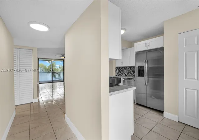 Photo 4 of Condo for sale at 117 Lake Emerald Dr #204, Oakland Park, FL 33309 | MLS# A12077820 | Listing updated on 2026-09-14
