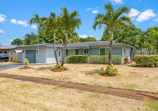 Photo 3 of Single family home for sale at 800 Nw 48th Terrace, Plantation, FL 33317 | MLS# A12087887 | Listing updated on 2026-09-12